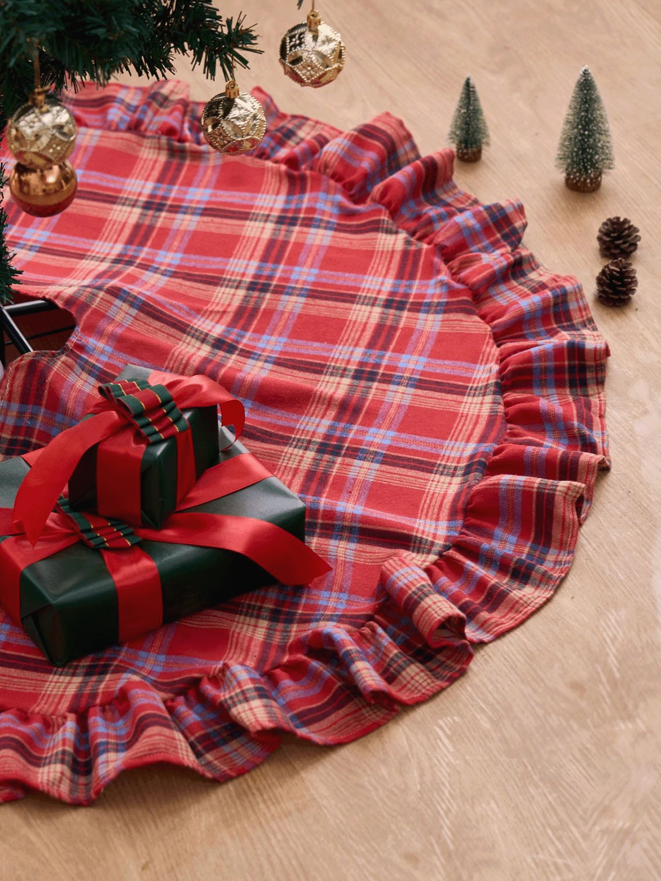 Vintage Plaid Christmas Tree Skirt, Cozy Rustic Holiday Tree Decoration With Ruffled Trim, Classic Red Green Fabric Tree Cover Holiday Tree Base For Farmhouse Christmas Home Decor - Multicolor - View 1