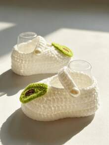 1 Pasang Sepatu Bayi Rajutan Tangan dengan Motif Alpukat, Putih, Detail Kancing Mutiara - Putih - View 6