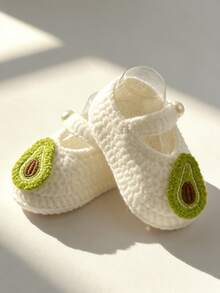 1 Pasang Sepatu Bayi Rajutan Tangan dengan Motif Alpukat, Putih, Detail Kancing Mutiara - Putih - View 4