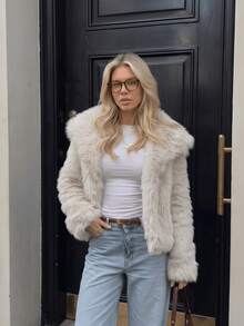 GDDYIN Women's New Winter Solid Color Elegant Luxury Faux Fur Collar Large Collar, Perfect Match For Winter Outfits - Beige - View 3