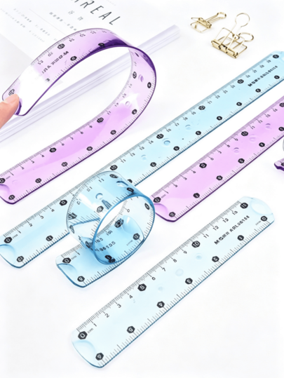 1 pieza Regla flexible transparente, Tamaños disponibles 15/20/30cm (Color aleatorio), Regla suave giratoria, Cinta métrica portátil, Papelería para estudiantes, Suministros de dibujo, Suministros escolares, Artículos esenciales para la vuelta a la escuela
