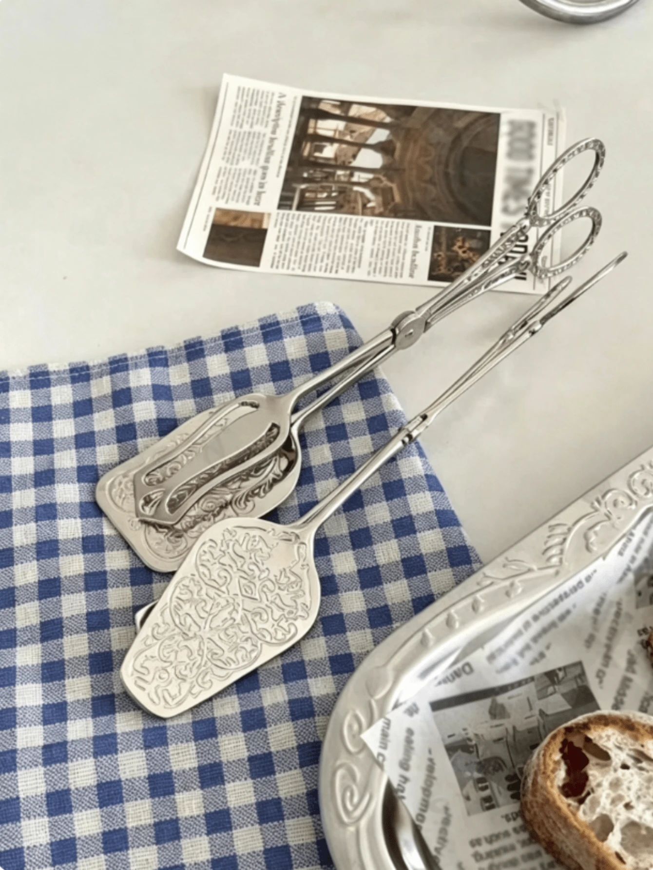 1pc European Style Embossed Cake Dessert Clip Vintage Bread Clip Baking Clip Exquisite Afternoon Tea Dessert Fruit Clip - Silver - View 1