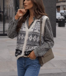 Women's Autumn/Winter Vacation Minimalist Wavy Textured Cardigan Vest - Light Grey - View 2