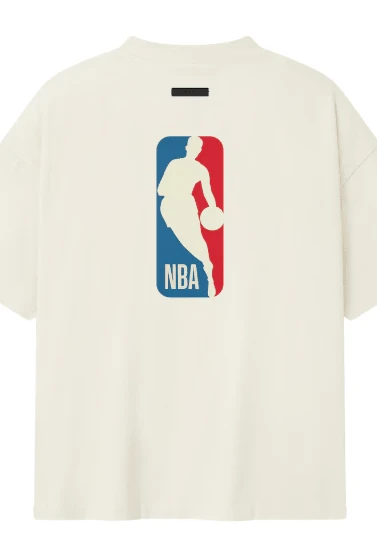 Camiseta unisex básica de cuello redondo, top de manga corta estilo streetwear para uso diario con estampado contrastado de elementos de baloncesto - Blanco - Ver 12