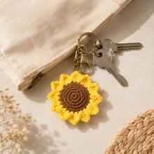 2/4pcs Handmade Crochet Sunflower Decorative Pendant, Yellow Flower With Brown Center, Suitable For DIY Crafts, Keychains, Decorative Flowers, Exquisite Craftsmanship, Holiday/Graduation Gift - Yellow - View 4