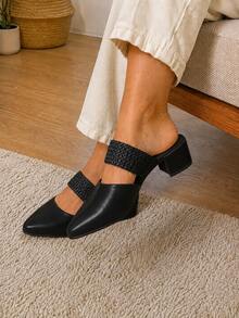 Mule Feminino Linha Premium Madri Bico Fino Salto Grosso Casual Chic - Preto - Visão 1