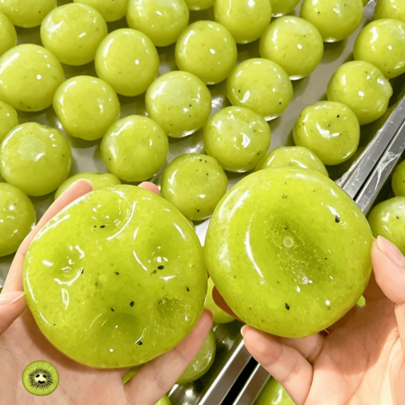 1pc TPR Elastic Glossy Potato-Kiwi Squeeze Toy, Handheld Stress Relief Toy, Multi-Functional Desktop Decor, Holiday Gift, Outdoor Pocket Fidget Toy
