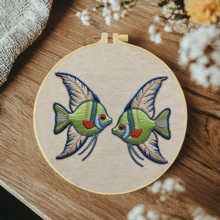 1件 20*20cm/7.9*7.9in 不同魚類刺繡套件,DIY手工刺繡套裝,適合成人初學者,居家禮物,女性縫紉禮物,包含使用說明書、印花布料、刺繡框、針與線 - 不同種類的魚 - 查看 5