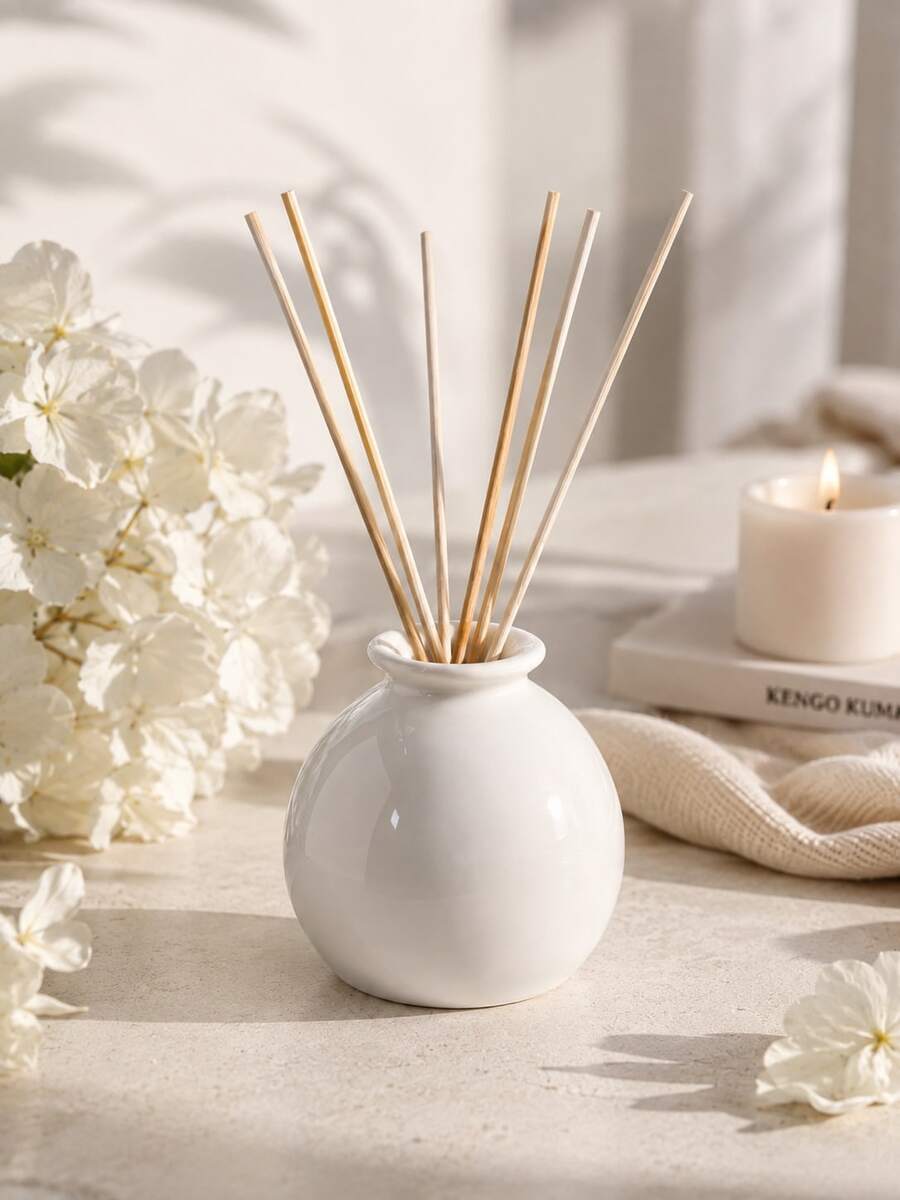 1pc Ins Minimalist Bright White Round Rattan Aromatherapy Bottle, Light Bulb Shaped Fragrance Container, Neutral Home Bedroom Desktop Fragrance Decor Gift - Small White Jar Aroma Diffuser Bottle - View 1