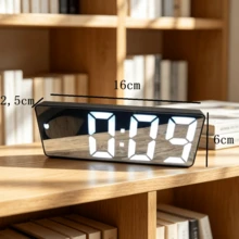 Relogio Digital De Mesa Com Despertador Tela Espelhada LED Alarme E Temperatura Funciona USB E Pilha AAA - Despertador - Visão 5