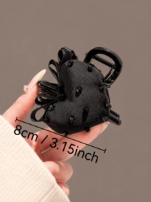 1pc Women's 8cm/3.15in Black Premium Strawberry Heart-Shaped Hair Claw Clip, Sweet & Elegant Hair Accessory For High Ponytail, Bun, Back Of Head Clip, Fashionable Versatile Hair Clip, Elegant Minimalist, Suitable For Daily, Casual, Party, Beach, Vacation, Hairstyle Design, Face/Hair Washing, Makeup, Clothing Accessory, Spring Hair Claw, Summer Hair Claw, Autumn Hair Claw, Winter Hair Claw, Halloween Hair Claw - Multicolor - View 3