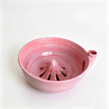 穿孔陶瓷莓果碗，自清洗莓果洗滌陶瓷碗，7英吋穿孔陶瓷莓果籃，旋轉功能自旋渦流陶瓷莓果洗滌碗，廚房檯面水果沖洗碗 - 彩色 - 查看 11