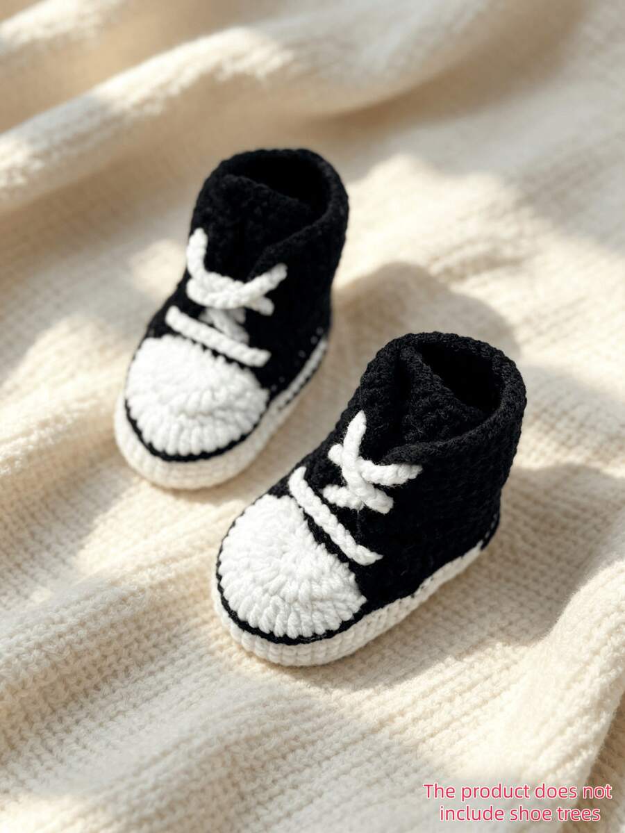 1 Pair Hand-Knitted Infant Booties, Crochet Knitted Yarn Indoor Slippers, Toddler First Walking Shoes - Black - View 1