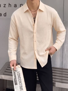 男士休閒優雅舒適百搭純色長袖襯衫，適合日常穿著，落肩設計純色高端精緻華夫格針織 - 杏色 - 查看 3