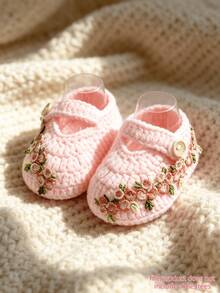 1 Pair Handmade Crochet Infant Shoes, Beige With Floral Embroidery, Mary Jane Style With Buckle Closure - Baby Pink - View 1