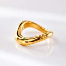 Anillo de banda gruesa con diseño de onda pulido de plata de ley S925 minimalista y único para mujeres - Anillo llamativo - Ver 13