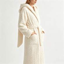 1pc Women's Comfortable Coral Fleece Hooded Robe, Extra Long Wearable Blanket, Plus Size Thick Warm Bathrobe, Winter Home Essential, Soft Warm Loungewear With Pockets, Machine Washable - Multicolor - View 3
