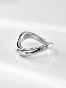 Anillo de banda gruesa con diseño de onda pulido de plata de ley S925 minimalista y único para mujeres - Anillo llamativo - Ver 5