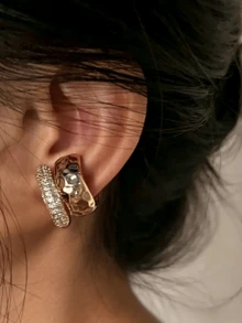 Punk Style Gold And Silver Non-Pierced Thick Round Clip-On Earrings, Stackable Ear Clip Set, Luxury Textured Old Money Style Jewelry, Featuring Hammered Embossed Metal Texture And Densely Set Sparkling Rhinestone Design, Suitable For Daily Commute, Evening Party, Date And Business Occasions, No-Ear-Piercing Wearers Can Create Stacked Looks, High-Quality Accessory, Perfect Birthday And Holiday Gift For Best Friends (Single Ear Clip Is In Open State, Gently Press Towards The Center To Achieve The Pictured Style) - Diamond Earrings - View 11