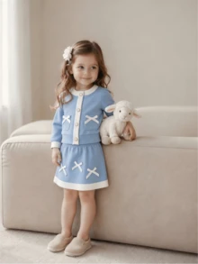 Setelan 2 Potong Anak Perempuan, Modis Musim Gugur, Jaket Cardigan Lengan Puff Bertekstur Lucu dengan Kancing Mutiara, Motif Patchwork Biru & Putih, Jaket Depan Terbuka dengan Pita dan Rok, Pakaian Kasual. - Biru - View 7