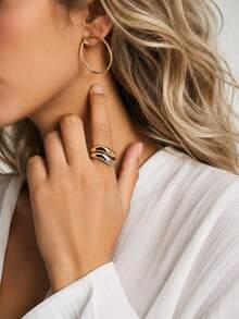 Anillo de banda gruesa con diseño de onda pulido de plata de ley S925 minimalista y único para mujeres - Anillo llamativo - Ver 6