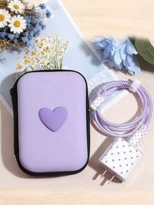 1 Set Kit Pelindung Charger Bentuk Hati Kecil + Tas Penyimpanan Bentuk Hati, Set Kombo Portabel untuk Anak Perempuan, Casing Pelindung Bergambar Hati Kompatibel dengan Pengisian Cepat Apple 18W/20W PD, Hadiah Niche Gaya - Tas penyimpanan berbentuk hati berwarna merah muda yang stylish - View 1