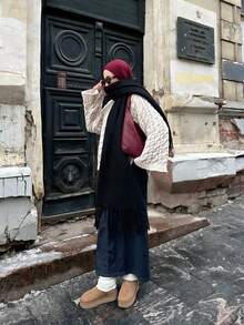 1件女款素色仿羊絨大圍巾，柔軟保暖，適合日常休閒穿搭 - 黑色 - 查看 2