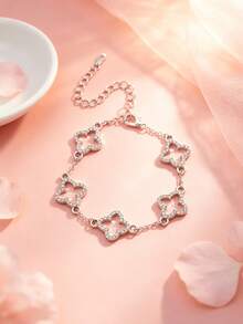 1pc Fashionable Exquisite Gold Lucky Clover Four-Leaf Clover Women's New Bracelet, Suitable For Daily Wear, Best Summer Gift For Friends - Silver - View 3