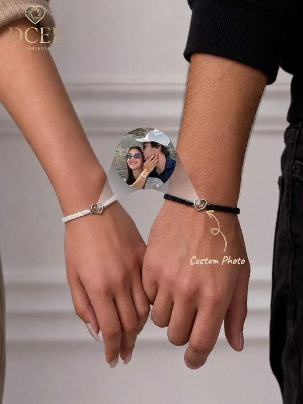 1 pièce Bracelet tressé personnalisé avec projection photo, options multicolores, peut projeter une photo exclusive, design de fermoir en forme de cœur, corde tressée à la main, taille ajustable, accessoire polyvalent de style européen et américain, cadeau commémoratif pour couple/meilleur ami, accessoire de niche résistant à la décoloration