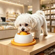 Este brinquedo de lamber combina a função de alimentação lenta, pode ser usado como brinquedo para animais de estimação, tigela de alimentação lenta, alimentador de limpeza de dentes, adequado para gatos e cachorros, capaz de aliviar a ansiedade e o tédio, segurar petiscos, equipado com ventosa antiderrapante e função antitombamento, fácil de limpar, adequado para segurar líquidos e alimentos macios. - 80ml - Visão 6