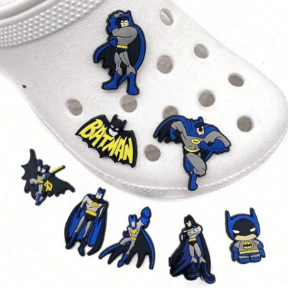Warner Bros Juego de 8 piezas de adornos para zapatos con temática de Batman, adecuados para decorar bolsas de playa, zapatos, regalos de cumpleaños, Navidad, Día de San Valentín, fiesta de Halloween, accesorios para zapatos, accesorios de decoración para zapatos con relieve, kit hecho a mano, regalos de fiesta