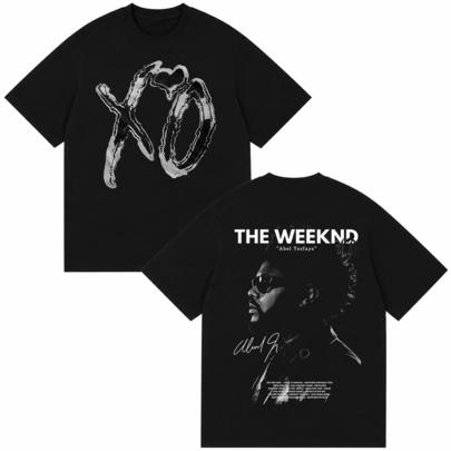 T-shirt The Weekndd XO dupla face, preta com logo XO metálico, retrato P/B de Abel Tesfaye, assinatura e títulos das músicas atrás, merch R&B vintage unissexo