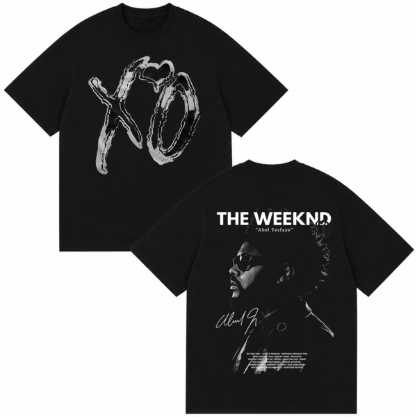 T-shirt The Weekndd XO dupla face, preta com logo XO metálico, retrato P/B de Abel Tesfaye, assinatura e títulos das músicas atrás, merch R&B vintage unissexo