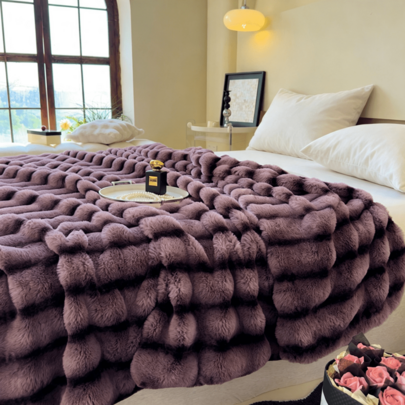 550GSM Thickened Winter Blanket 3D Textured Striped Faux Rabbit Fur Sofa Throw, Skin-Friendly Soft Faux Rabbit Fur Blanket, Suitable For Sofa, Bedroom Decor; Cloud-Like Soft Luxury Warm Blanket