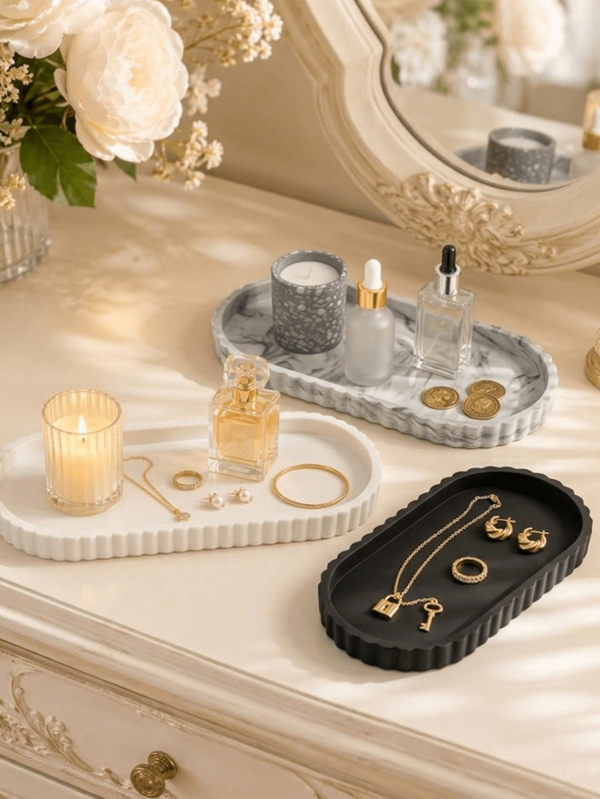 Bandeja de joyas flexible de color crema blanco con textura acanalada, elegante plato decorativo rectangular para almacenamiento, adecuado para anillos, collares, pulseras, perfume y decoración de tocador, regalo para mujeres, decoración de habitación, almacenamiento de joyas, estante de joyas, almacenamiento de tocador