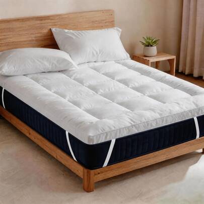AMOROSA 1Pieza Cubre Colchón Premium Colchoneta con Tiras Elásticas,Protector de Colchón Hipoalergénico,Microfibra con Relleno de 800g,Súper Suave, Esponjoso y Transpirable,Ajustable para Colchones de Hasta 35cm Color Blanco