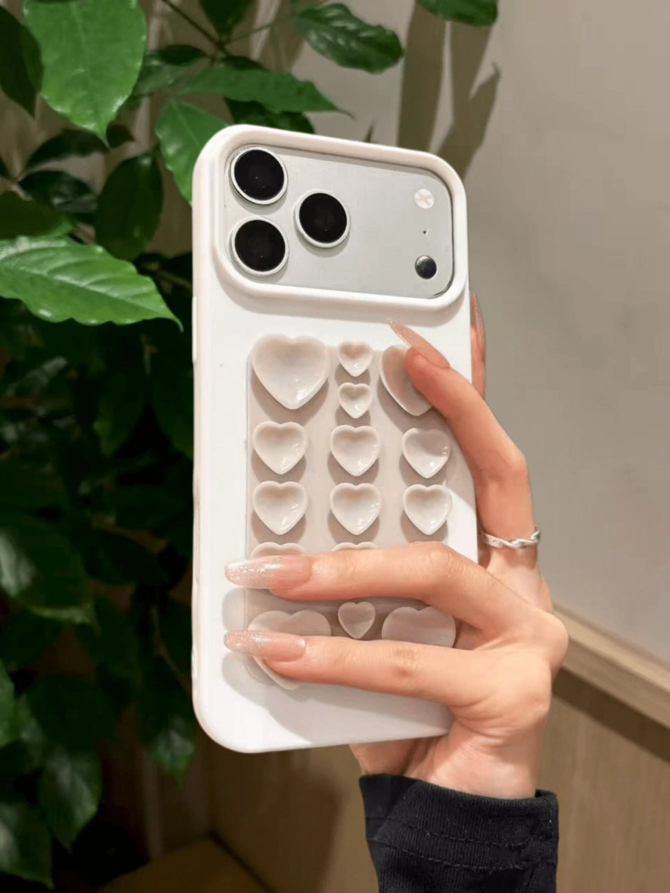 3D愛心吸盤Apple手機殼，紓壓手機保護殼，可愛美感女性女孩學生禮物，適合情人節/生日禮物，相容於Apple 17/17 Pro/17 Pro Max、16/15/14/13/Pro/Pro Max-Apple 17 Pro Max手機，Apple 16手機殼，可愛甜美手機配件，適用於日常通勤、約會與旅行使用