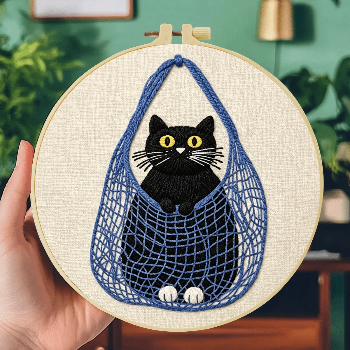 1PC 20*20cm/7.9*7.9in,The Cat In The Bag Embroidery Kit, DIY Handmade Embroidery Set For Adult Beginners, Home Gift, Women's Sewing Gift, Including User Manual, Printed Pattern Fabric, Embroidery Frame, Needle And Thread.