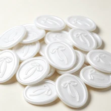 25入珍珠白蠟封貼紙 自黏式珍珠白蝴蝶結信封封口貼，適合婚禮邀請函、母親節與禮物包裝－珍珠白 - 蝴蝶結-珠光白 - 查看 5