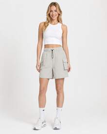 Celana Pendek Kasual Luar Ruangan Nike Sportswear Essential Warna Polos, Pinggang Tinggi Elastis, Potongan Lurus, Wanita, Abu-abu - Grey - View 5