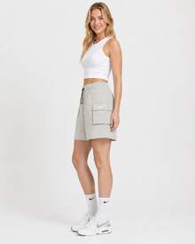 Celana Pendek Kasual Luar Ruangan Nike Sportswear Essential Warna Polos, Pinggang Tinggi Elastis, Potongan Lurus, Wanita, Abu-abu - Grey - View 7