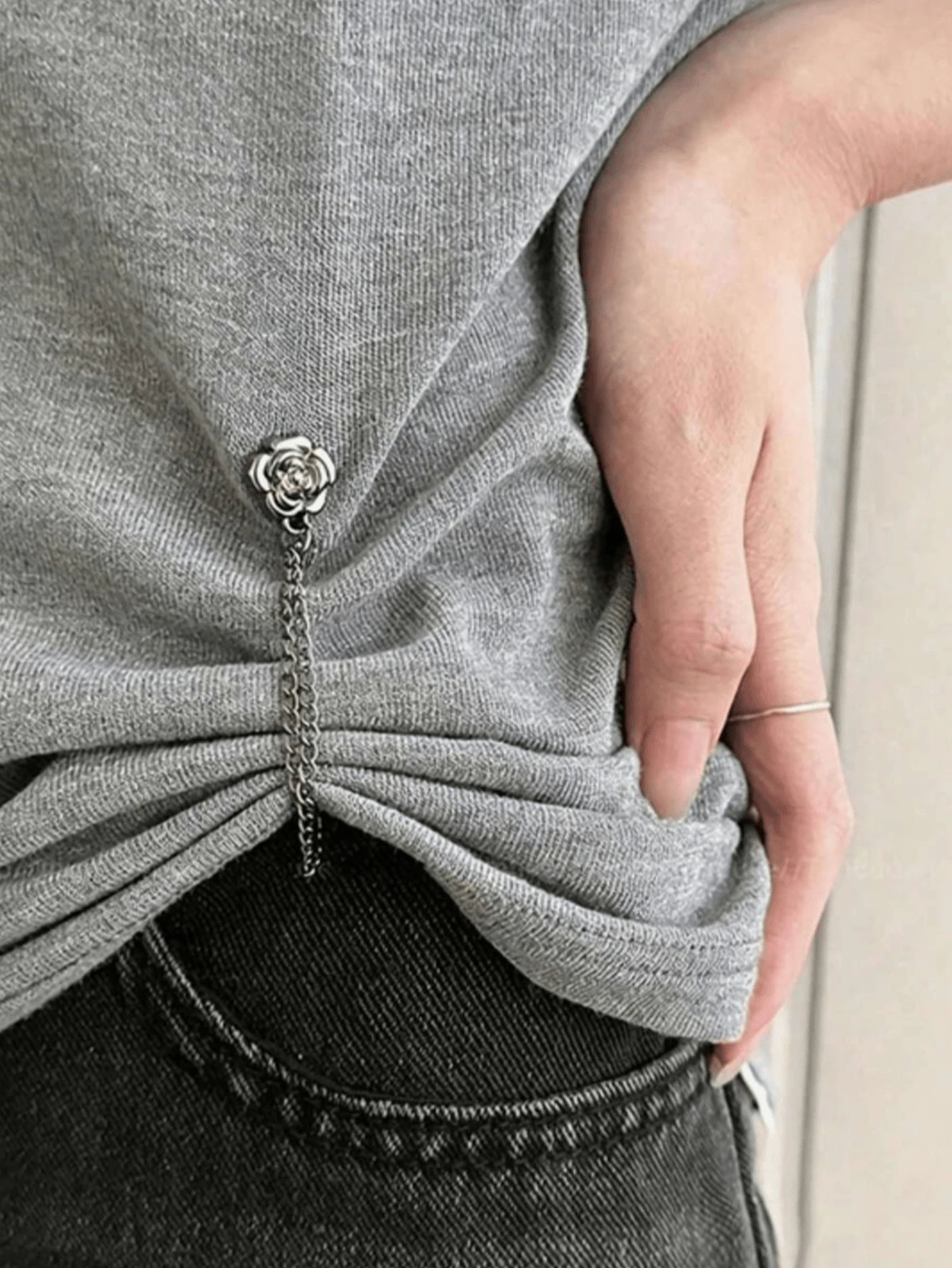 6 buah Klip Manset yang Dapat Diatur, Klip Pengencang Pinggang untuk Memendekkan Kaos, Klip Ujung Celana Jeans, Klip Gesper Tanpa Jahitan Multifungsi, Cocok untuk Celana, Lengan Baju, Rok, dan Gaun (Tersedia 3 Warna) (Pilihan 1/24/6 buah) - Beraneka warna - View 1