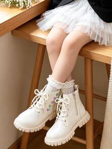 1 Pair Kids Sweet Cool Style Round Toe Lace-Up Work Boots With Heart & Colorful Ribbon Decor, Suitable For Birthday Parties, School Commute, Outings, Autumn/Winter - Beige - View 4