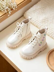 1 Pair Kids Sweet Cool Style Round Toe Lace-Up Work Boots With Heart & Colorful Ribbon Decor, Suitable For Birthday Parties, School Commute, Outings, Autumn/Winter - Beige - View 8
