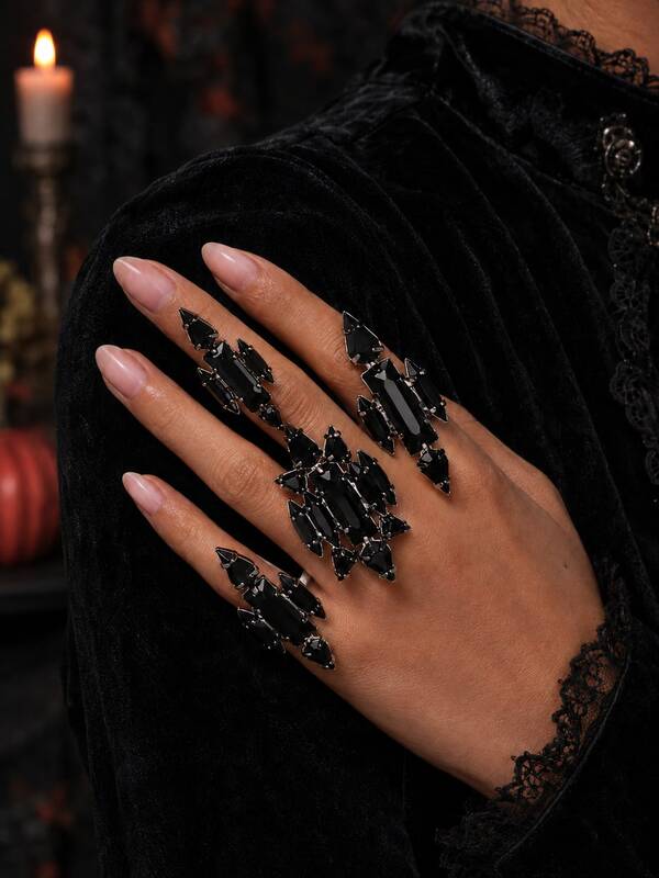 outingfit 1 Set 4pcs Black Diamond Gothic Style Halloween Ring Set, Dark Minimalist Geometric Shape Ring Combination, Suitable For Party Outfit Accessories