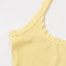 女款性感極簡純色低領修身背心上衣，適合休閒、通勤、約會、運動、音樂節，夏季穿搭，Clean Girl 風格，波希米亞風 - 淺黃色 - 查看 3