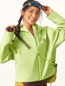 CAMEL CROWN Jaket Hujan Tahan Air Wanita Ringan Berkerudung Jaket Shell Tahan Angin Bernapas Mantel Luar Ruangan untuk Mendaki Gunung Berkemah Perjalanan Mendaki Gunung Bersepeda - Hijau Lumut - View 2