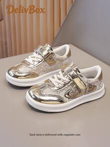 1 Pair Girls' Breathable Lace Patchwork + 3D Heart Rhinestone Embellishment, Gold Mirror Film Toe Cap, Exquisite Layered Design, Wide Round Toe Protection, Hook And Loop Closure For Easy On/Off, Non-Slip Wear-Resistant Flat Sole, Elegant Fairy Princess Sneakers, Suitable For Daily Wear, Parties, And Matching With Little Dresses - Gold - View 6