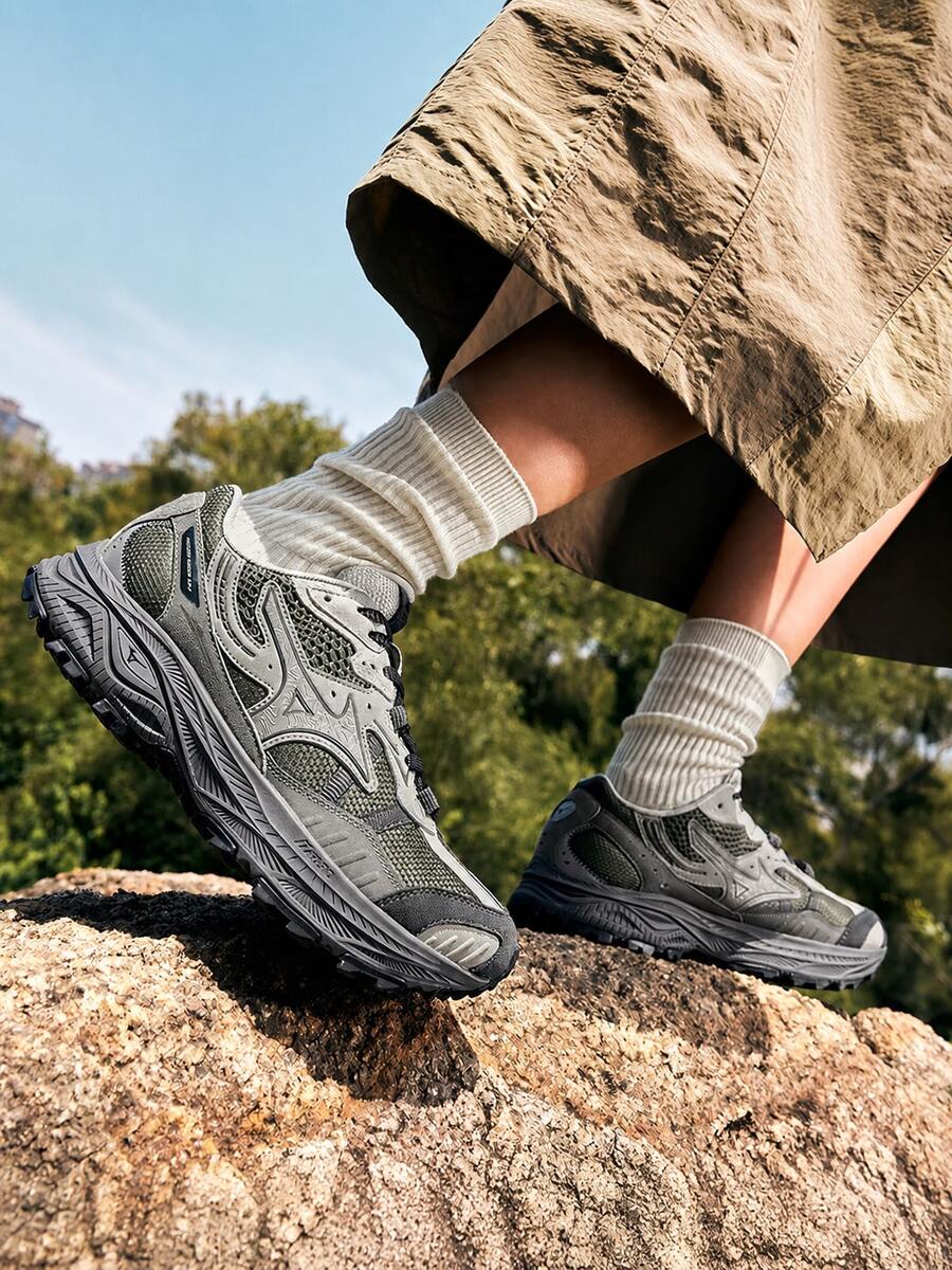 Mizuno 全新 RACER ADV Outdoor 透氣網布登山鞋 中性吸震慢跑鞋 - 綠色/黑色 - 查看 1