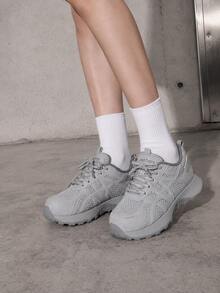 RENBEN 1 Pair Women's Summer Sporty Patchwork Upper Low-Top Round Toe Lace-Up Mesh Lightweight Road Running Shoes - Grey - View 3
